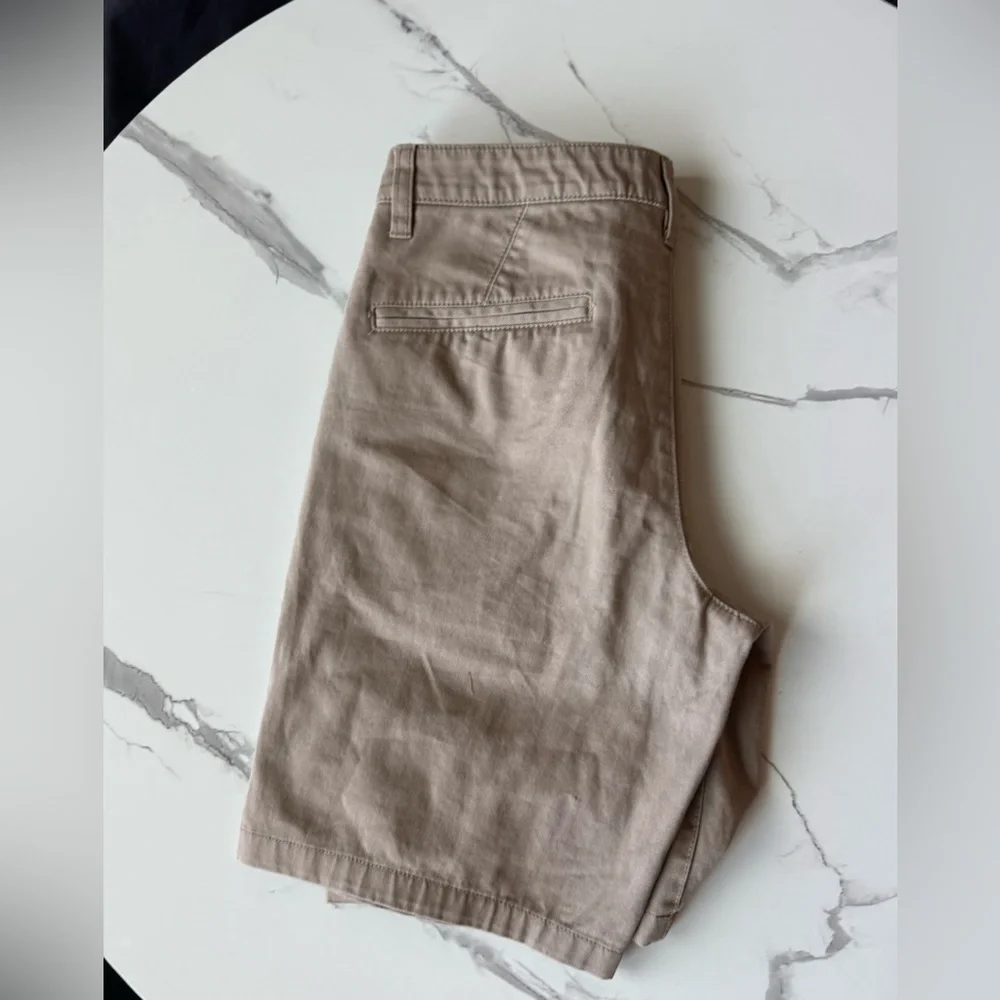 Topman Men’s 28W Light Gray and Beige Skinny Fit Shorts 9’